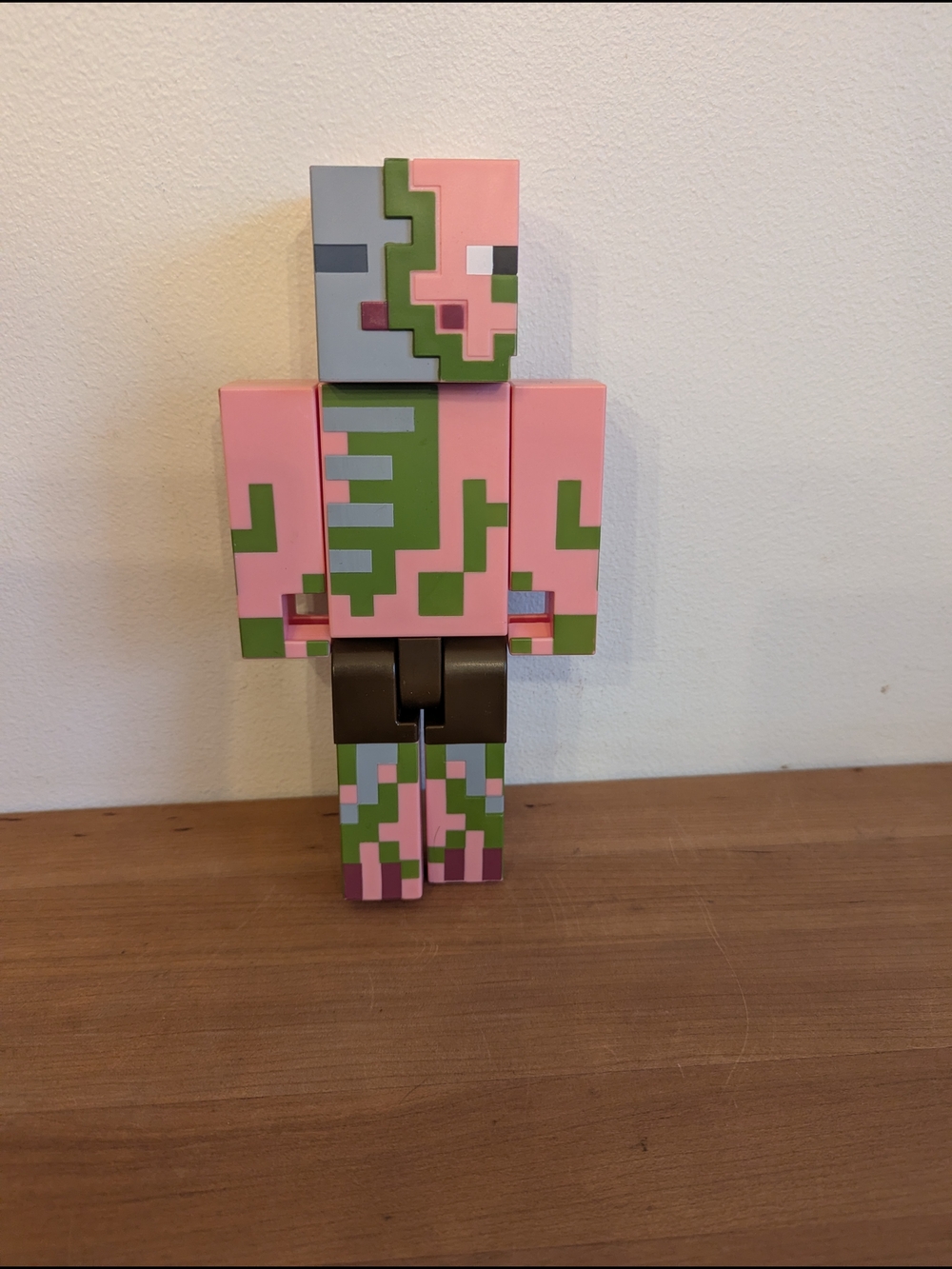 Minecraft 2018?  Pixel Block Art Figure - Pink & Green Camouflage